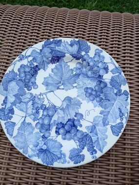 Windsor Blue and White Grapevine Dinner Plate